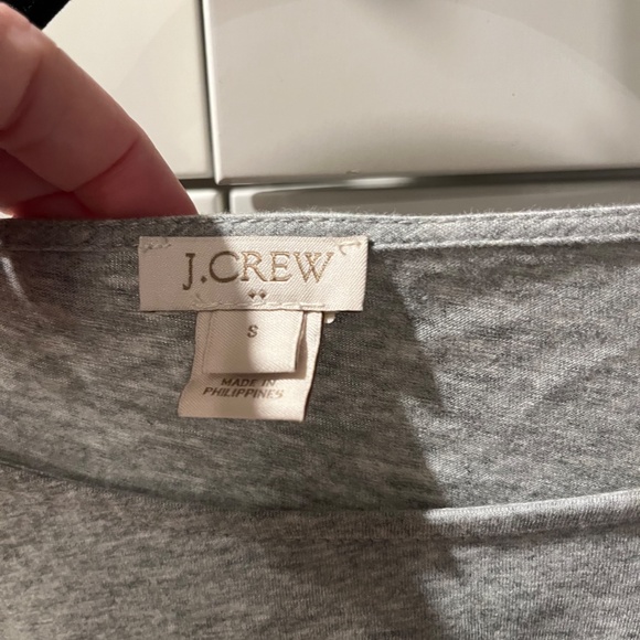 Grey t-shirt with white crochet detail - Picture 4 of 4